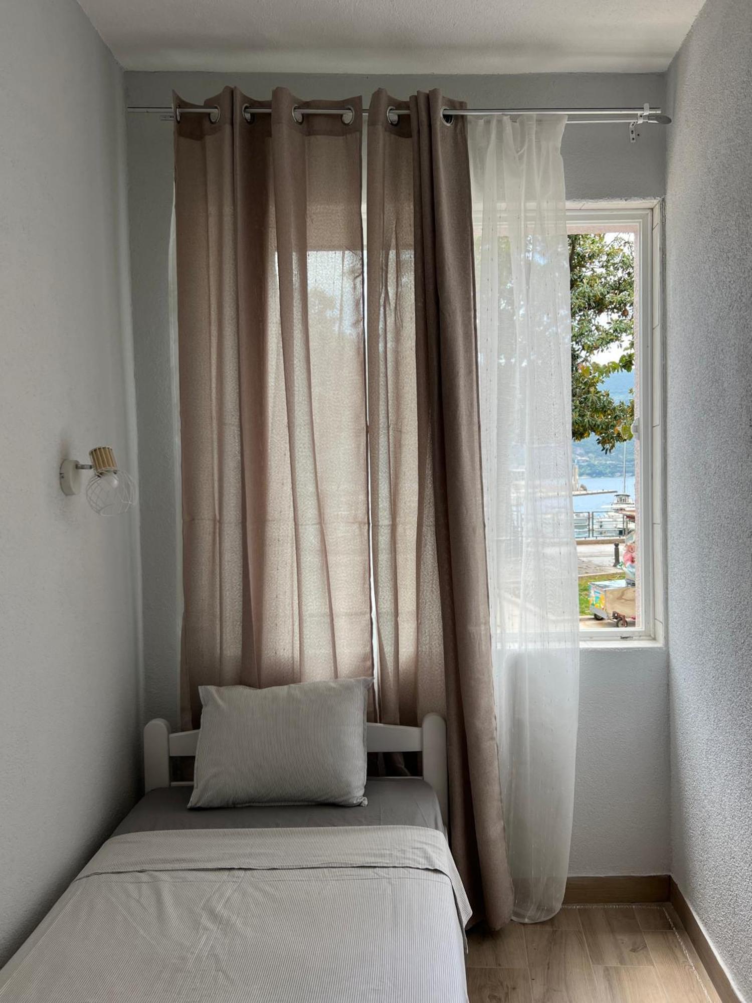 Apartments Astoria Hn Herceg Novi Eksteriør bilde
